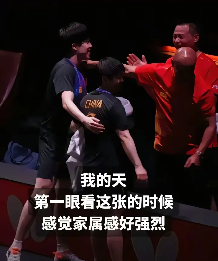 V5险胜KT,Perkz线上压制力十足鏖战多局成都决赛之夜,留下经典瞬间 V5险胜KT,Perkz线上压制力十足鏖战多局成都决赛之夜,留下经典瞬间