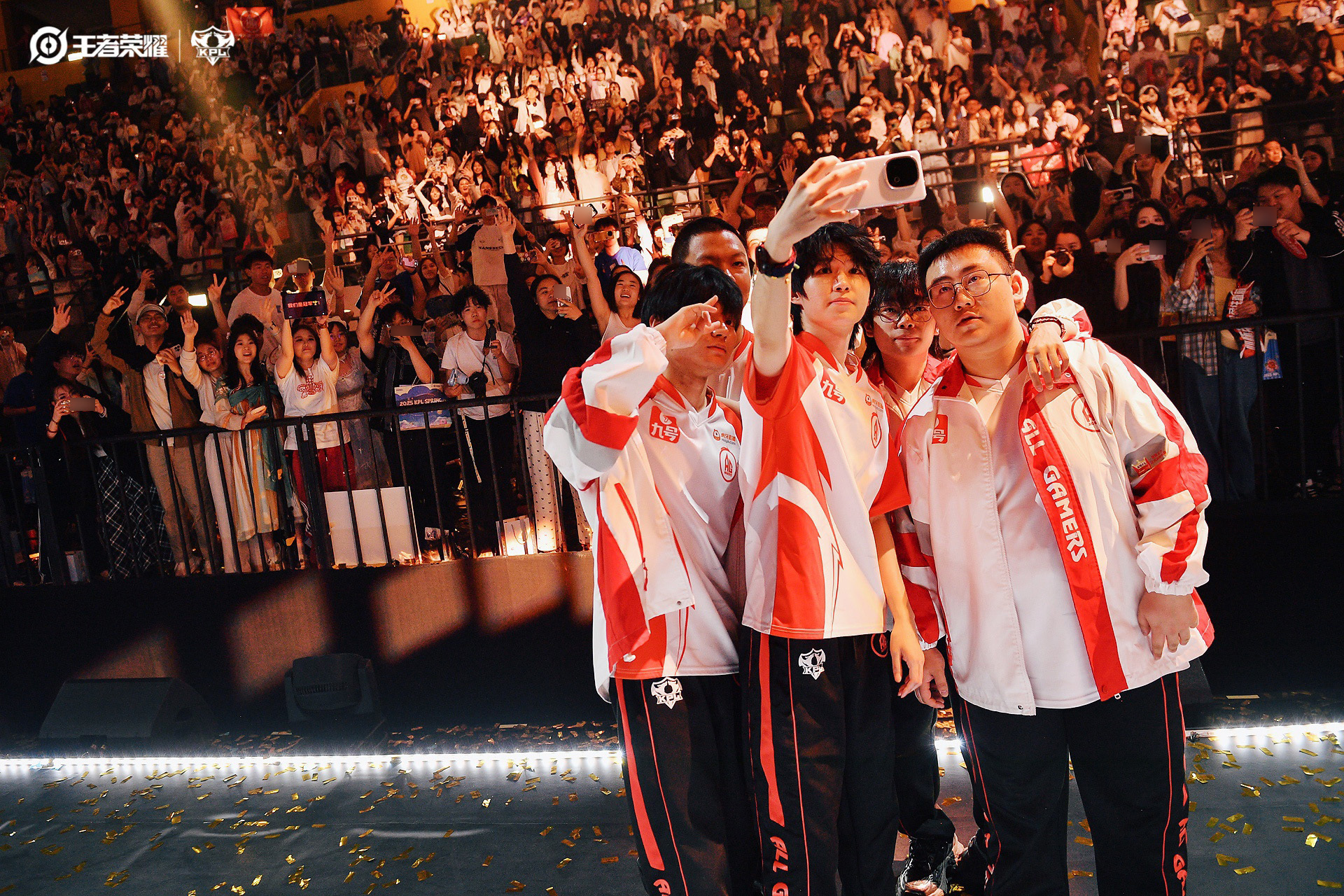 关于BRO绝杀PSG，Meiko完成史诗逆转顶尖较量成都决赛之夜，让粉丝疯狂欢呼的信息