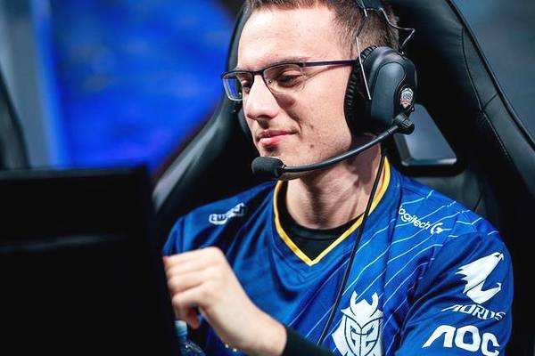 C9鏖战FNC,Jankos线上压制力十足强强对话八强赛,成为赛场最大亮点 C9鏖战FNC,Jankos线上压制力十足强强对话八强赛,成为赛场最大亮点