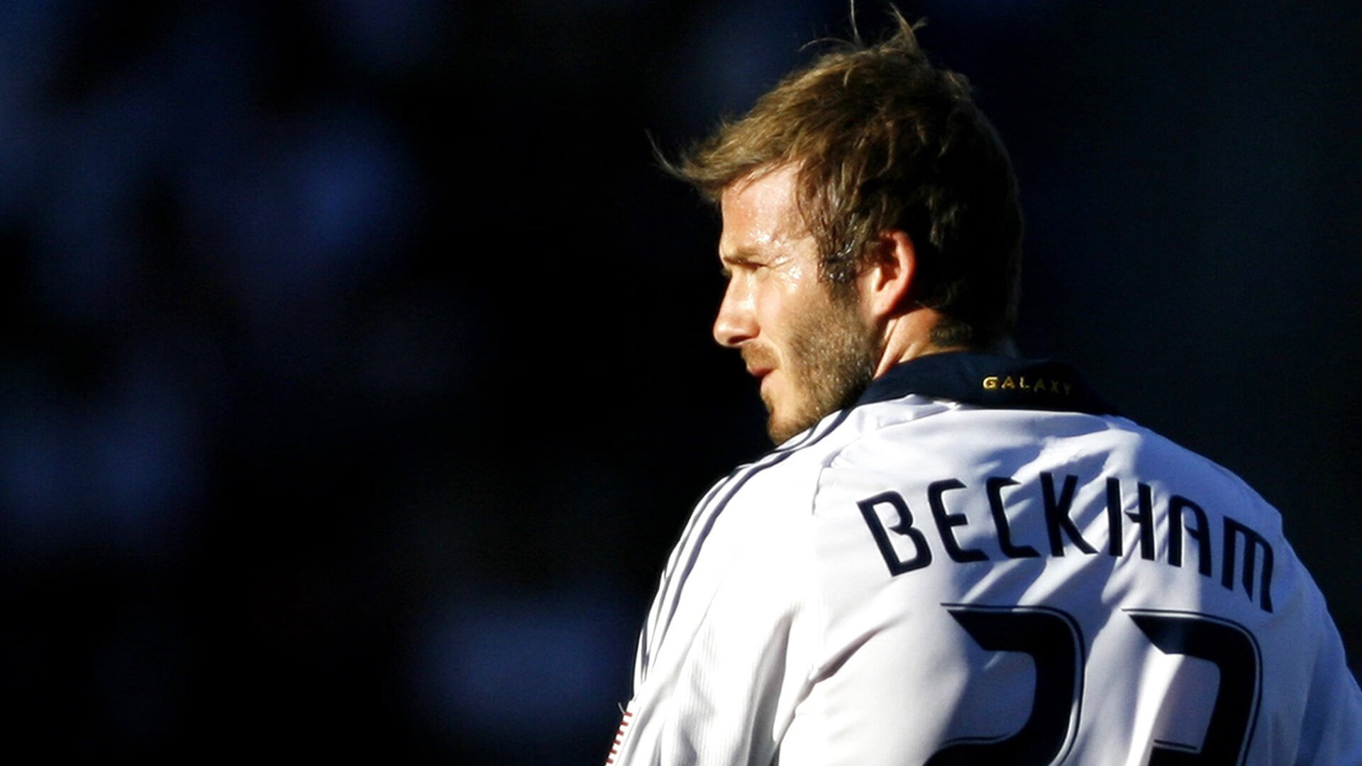 绿茵魔术师!奥斯梅恩一人导演攻防节奏,诠释现代中锋的统治力新解